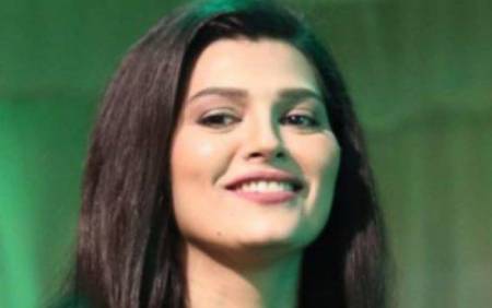 Model and Actress Sophia Mirza turns out to be a scammers